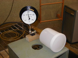 水圧試験　プラスチック容器2.jpg